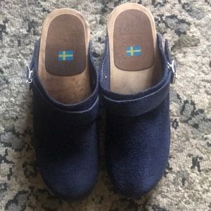 Mia Alma Swedish Blue suede wooden bottom clogs 9